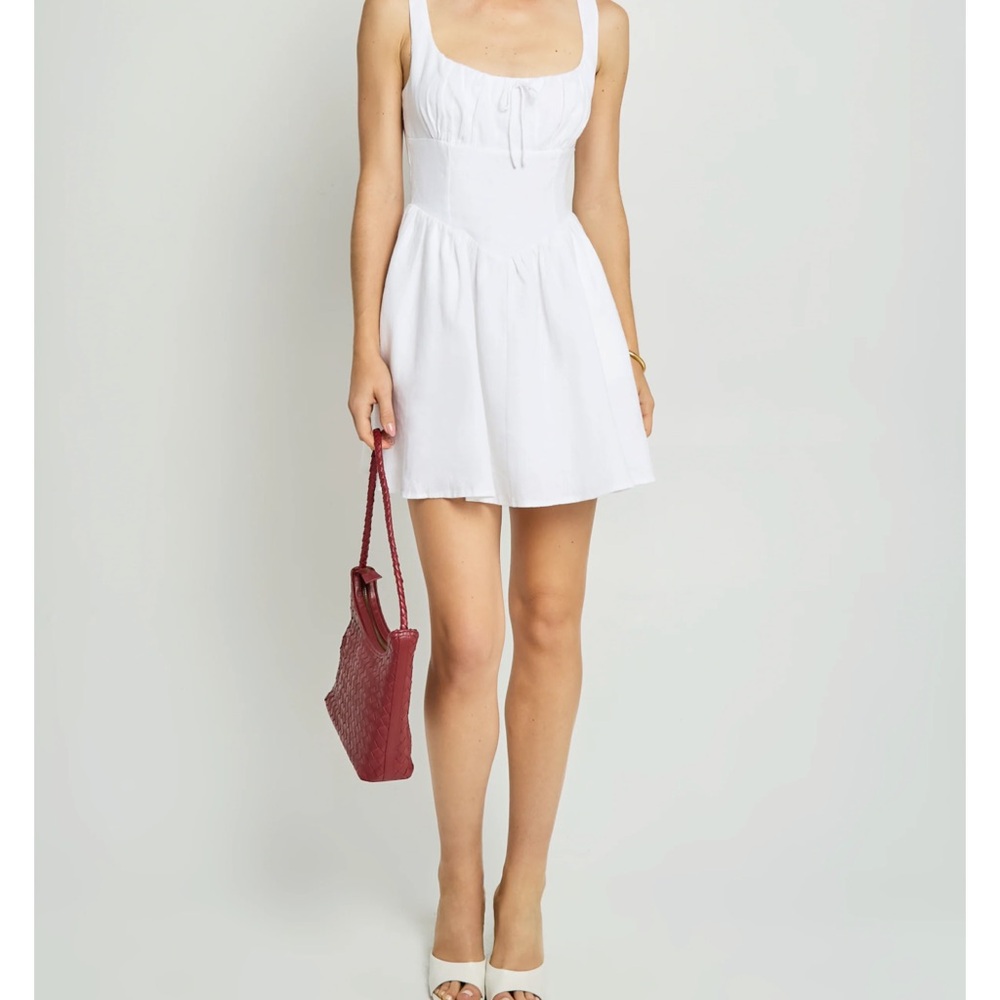 White Sleeveless Square Neck Sundress